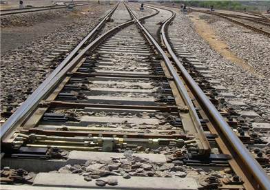 對稱道岔、交分道岔、單開道岔和三開道岔區別